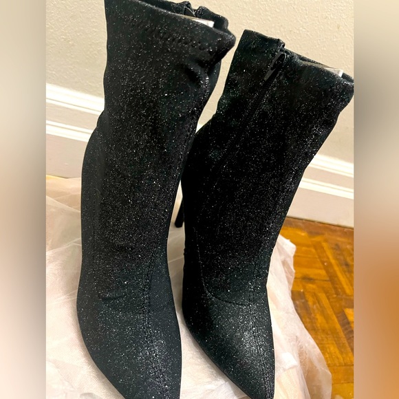 BRAND NEW LE CHATEAU HEELS SIZE 8.5 - Picture 1 of 7